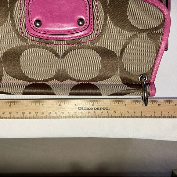NWT COACH HANDBAG SV/Khaki/Magenta.  Shoulder strap included. - Picture 11 of 12